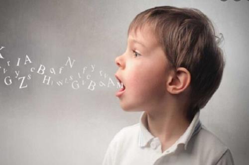 ارائه خدمات گفتار درمانی به افراد دارای اختلالات شنوایی