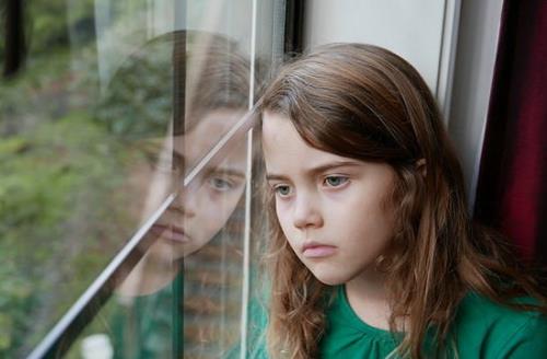 نوجوان من افسرده است یا درون گرا؟