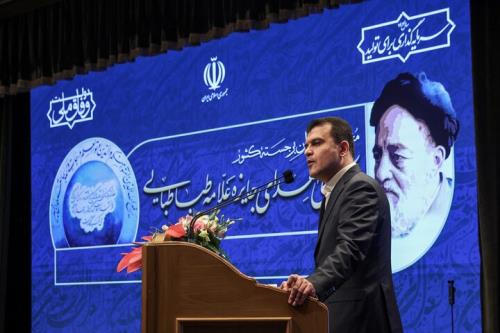 تجلیل از استادان برجسته، تجلیل از عقلانیت و اخلاق علمی است