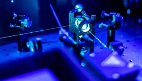 پشتیبانی از توسعه کاربردهای لیزر و فوتونیک در صنایع پیشرفته و پزشکی