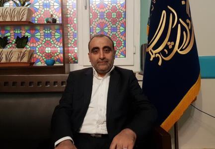 دوستان را به صبوری و حفظ وحدت در خانه سینما دعوت می كنم